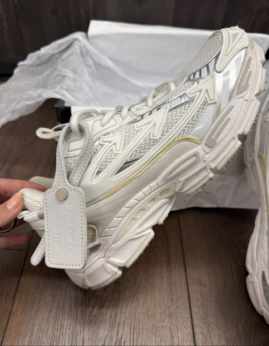 OFF-WHITE Be right white