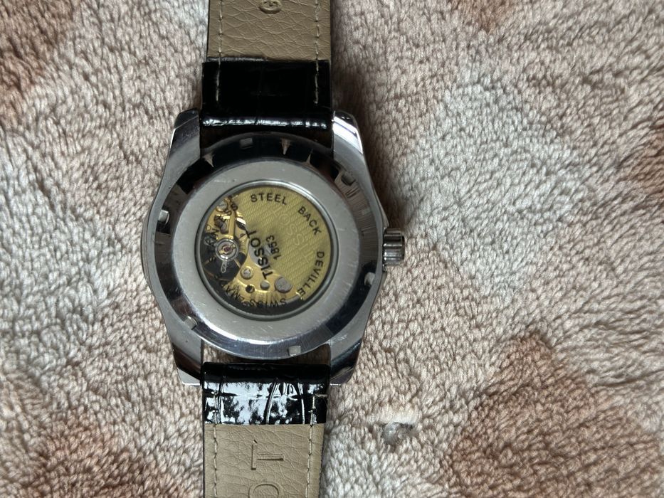 Продам Часы TISSOT