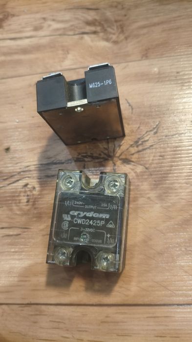 Твердотельное реле Crydom