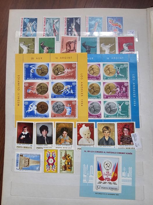 Trei clasoare pline cu timbre, România, nestampilate