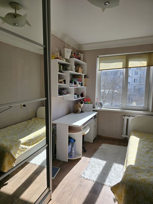 Продам кровать ,стол  подка