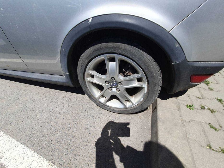 Продавам Volvo C30 1.6 109 к.с дизел