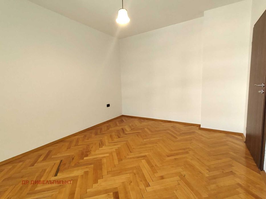 Продава се Двустаен апартамент в София, Лозенец - 71 кв.м за 4505 €/кв.м - Снимка #12