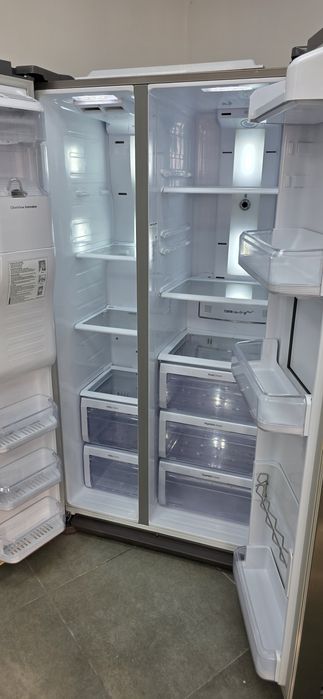 Холодильник большой
