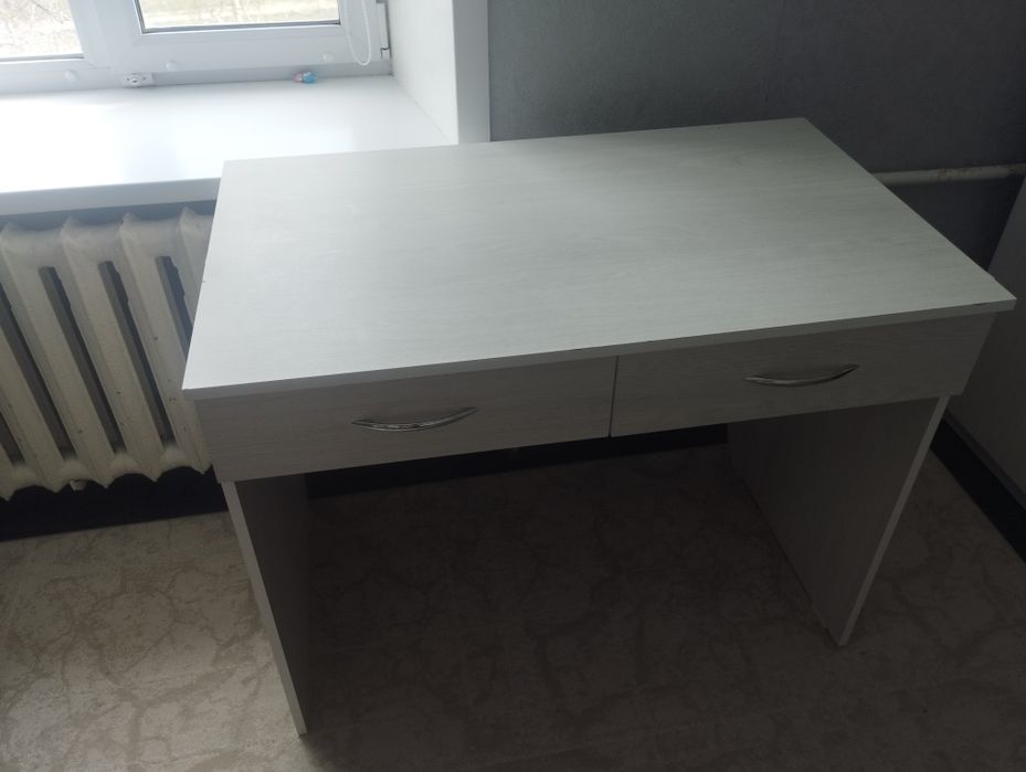 Продам      стол