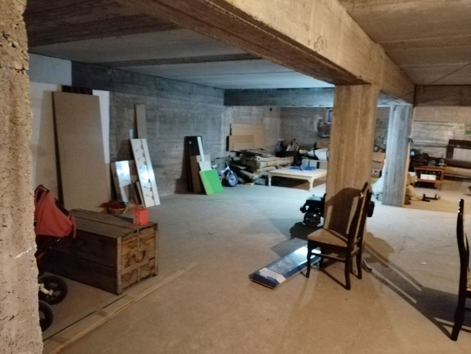 Сергели тумани хокимяти яқинида омборхона ва ишлаб чиқариш учун падвал