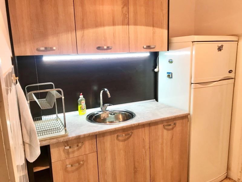 Дава се под наем Тристаен апартамент в София, Гоце Делчев - 106 кв.м за 717.06 € - Снимка #3