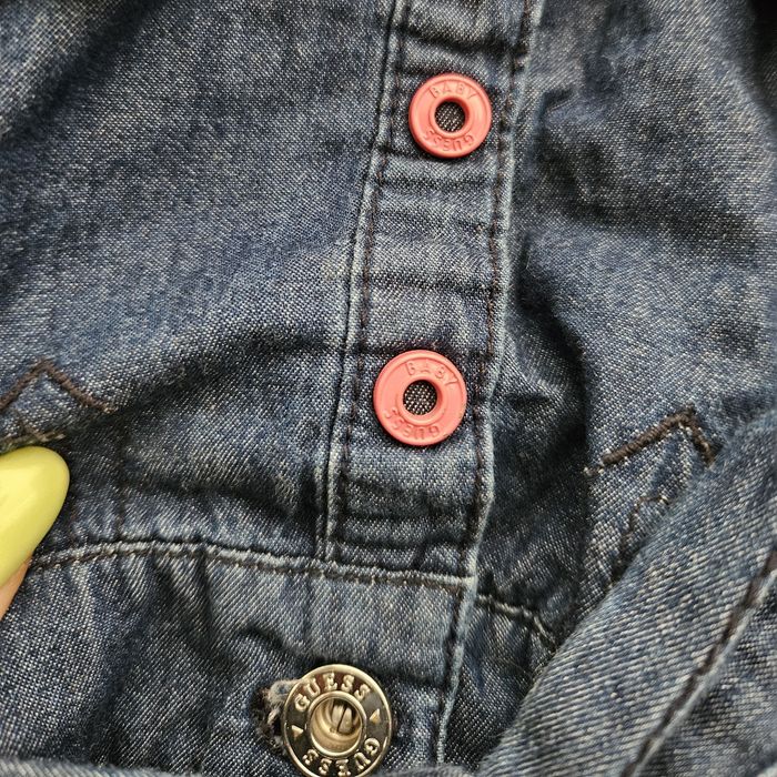 Дрешки за момиче на Guess