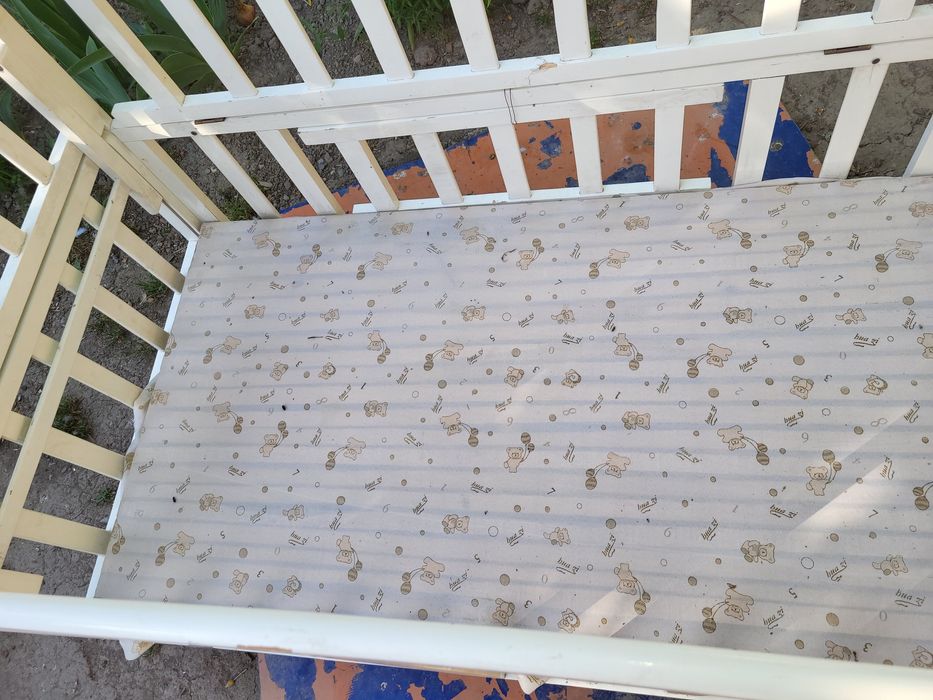 Детская кровать с матрасом