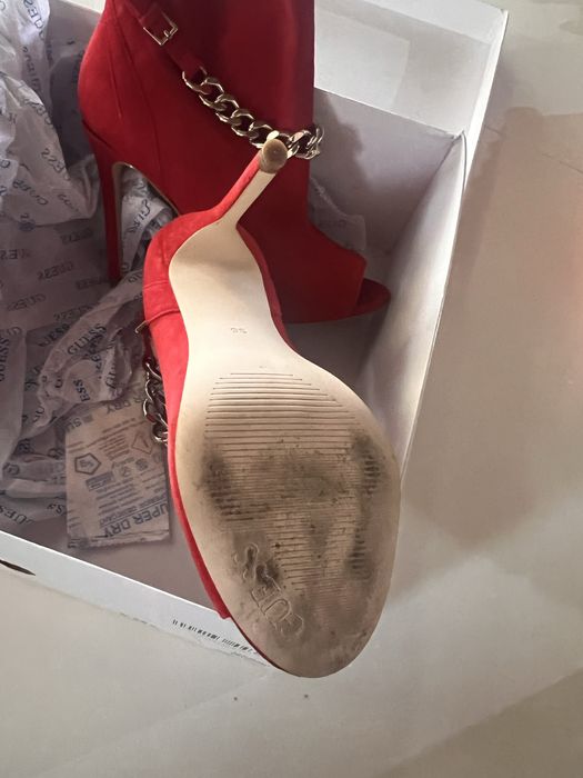 Guess ботички 35 номер