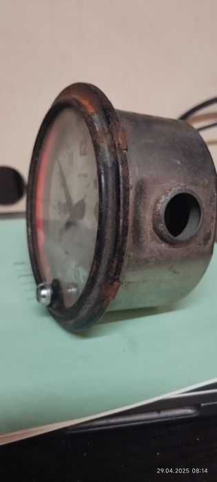 Часы советского автомобиля