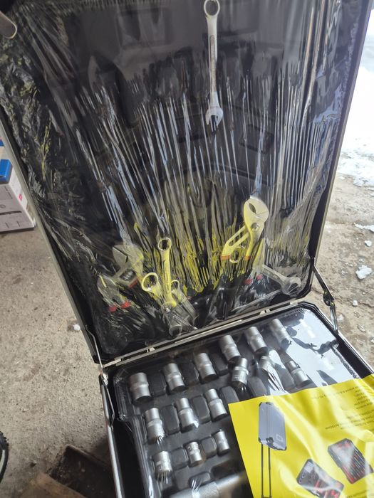 Trusă complexa cu chei tubulare