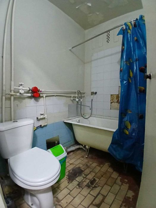 16-мактаб яқинида жихозли 1 хонали уй ижарага берилади