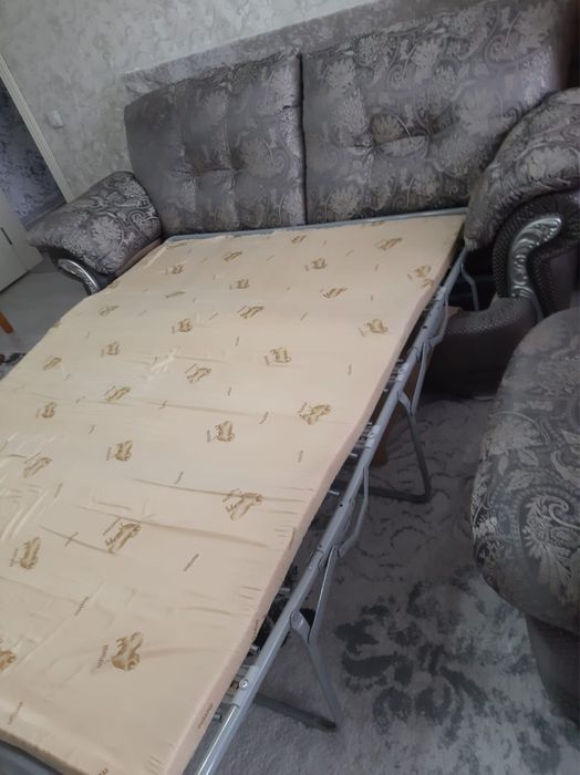Продам диван с креслом