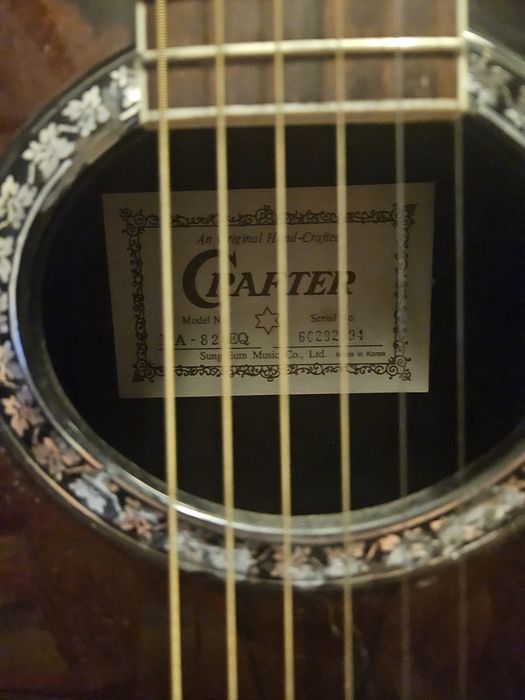 Vând chitara electro-acustica CRAFTER