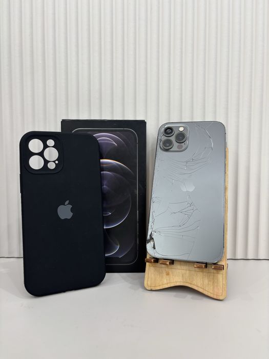 Продам iPhone 12 про.С КОРОБКОЙ