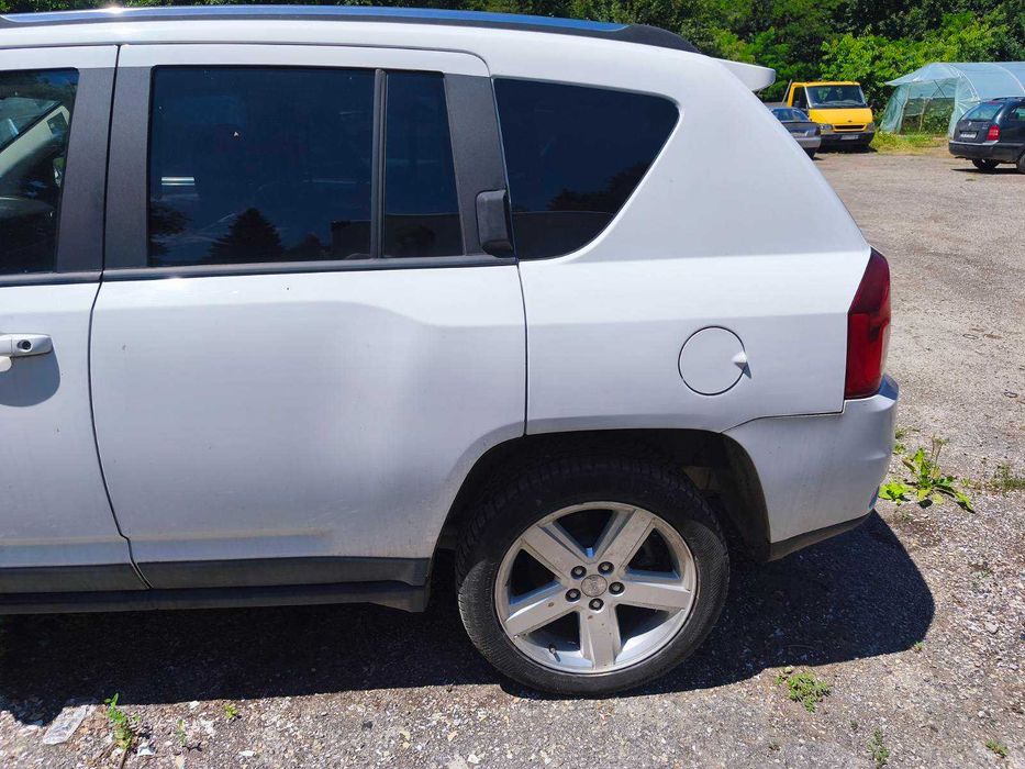 автомобил Jeep Compass