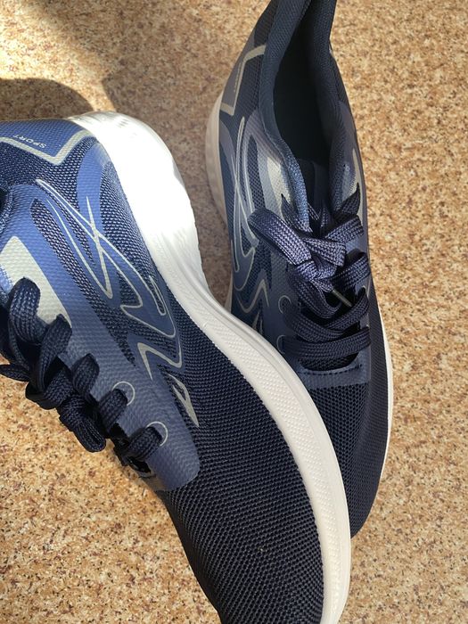 Кроссовки    Мужские   Продам .