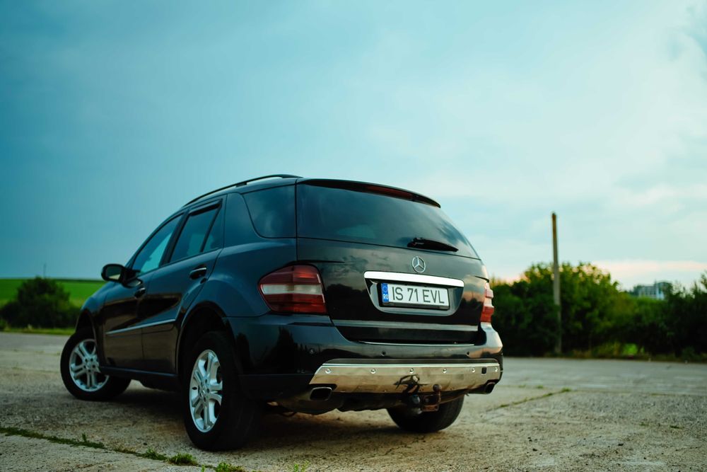 Mercedes ML w164 320cdi 224cp, autoutilitară cu 5 locuri in acte.