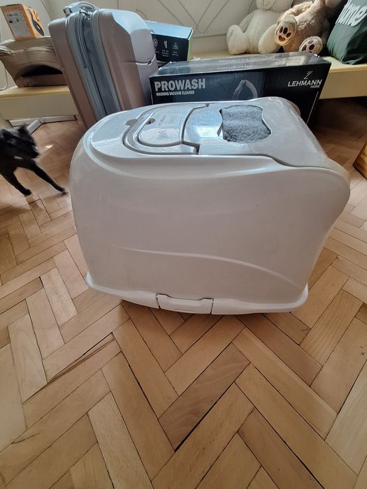 Котешка тоалетна