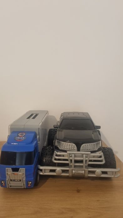 Masina pe telecomanda si tir de vanzare