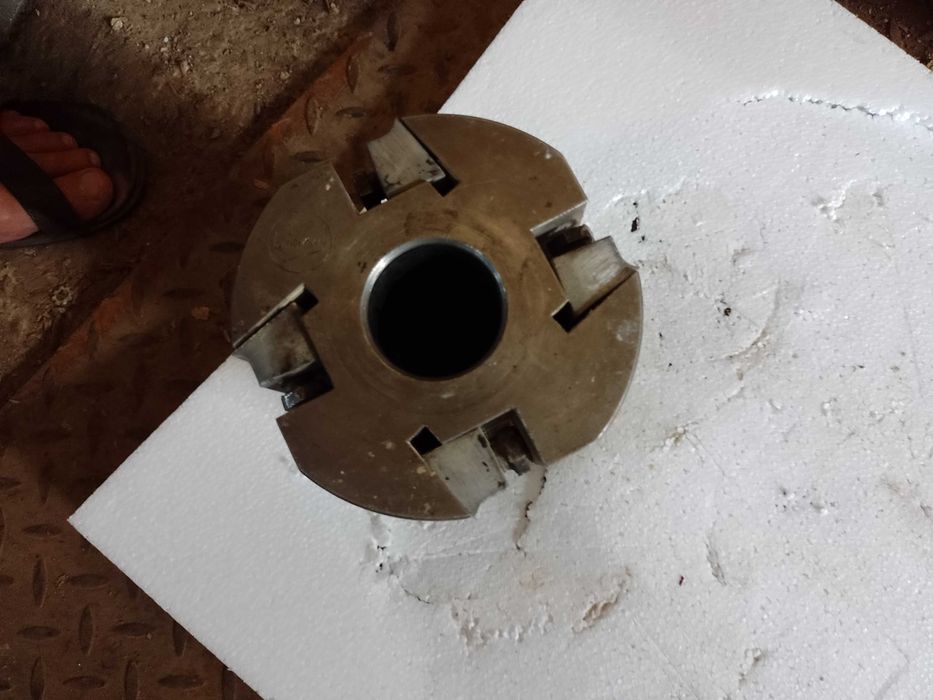 Capuri de frezare și rindeluire