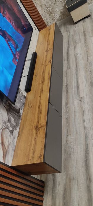 Подвесная ТВ тумба