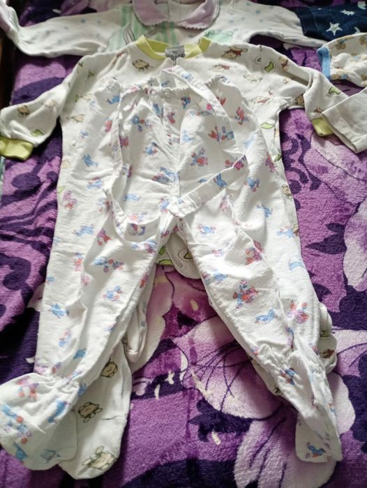 Vănd body bebe ,lot 10 buc.80 lei