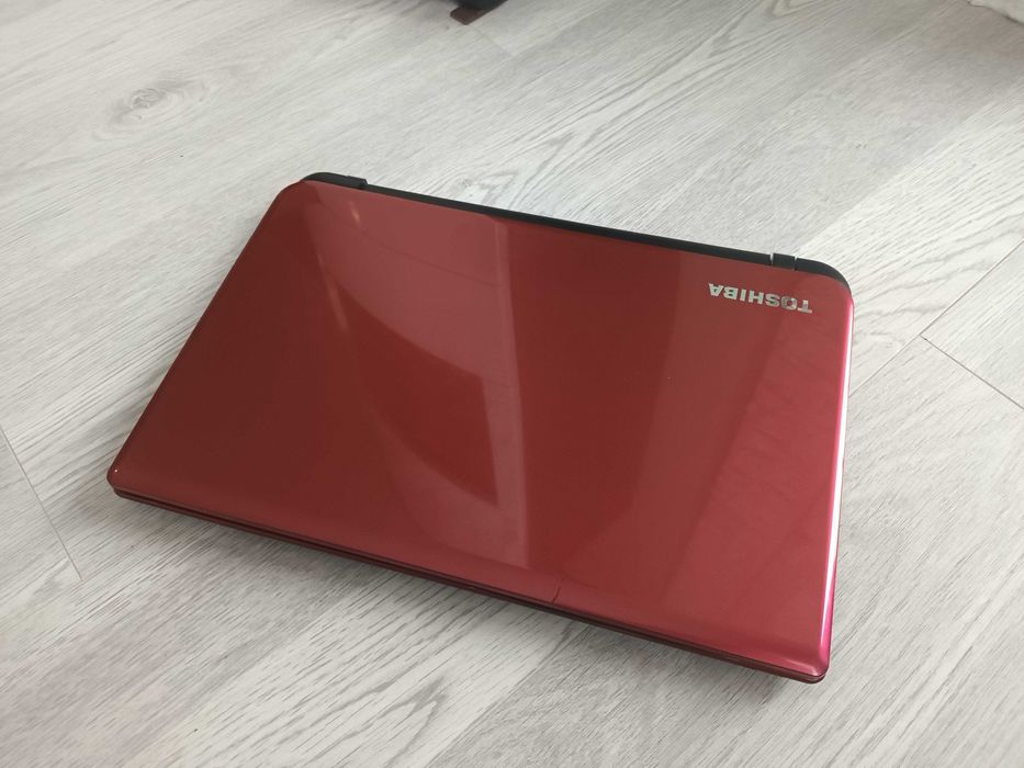 Два броя лаптопи Toshiba