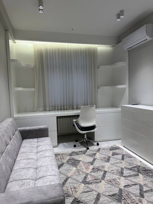 Аренда 3/5/8 110м² на ЖК Новомосковская

Авторский дизайнерс