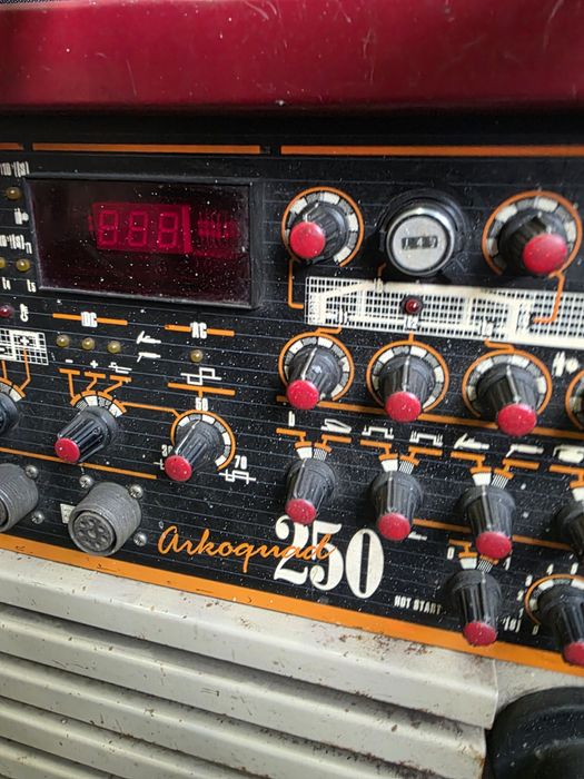 Заваръчен апарат професионален италиански в идеално състояние