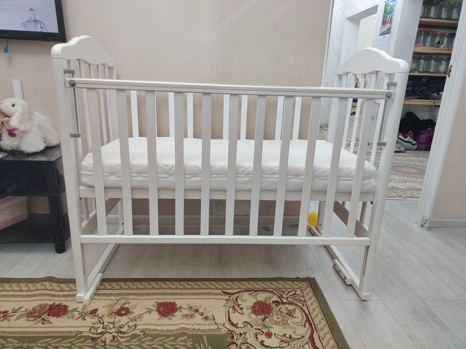 продам детскую кроватку