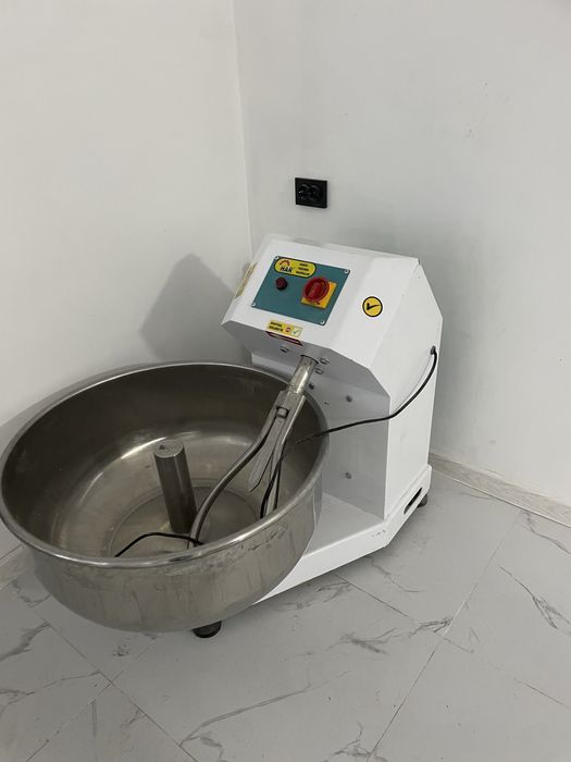 Пеш, тестомес, 2 стол, 40 шт таба сатылады!