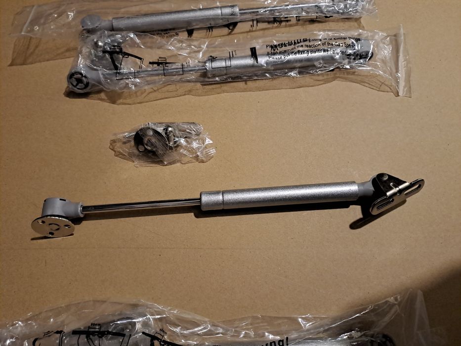 Set 6 pistoane cu gaz pentru sustinere usi