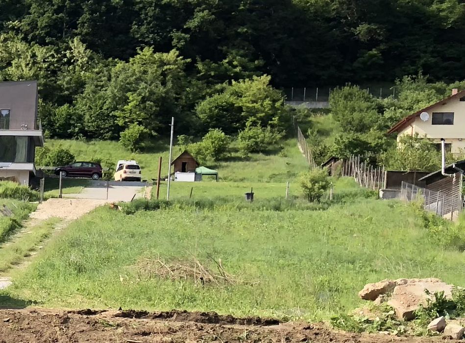 Vand teren pe Valea Capriorii