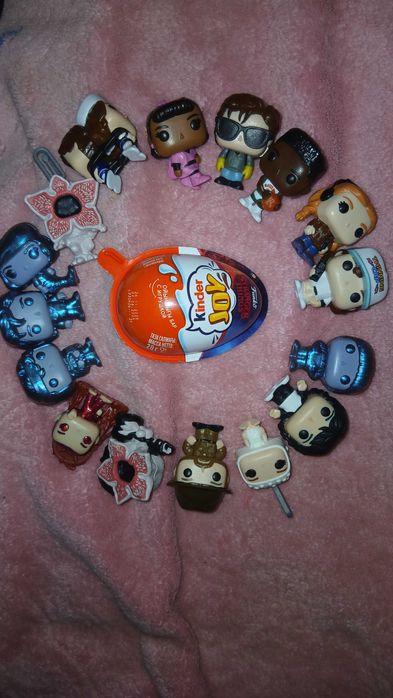 Фигурки очень странные дела