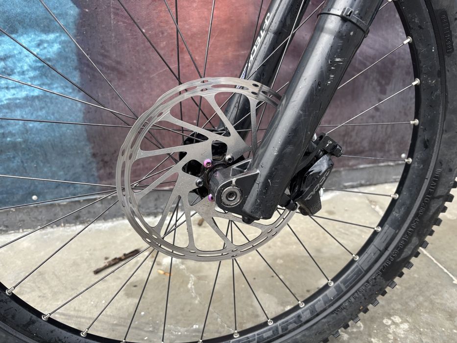 Dh bike Yt tues pro 2.0 къстъм