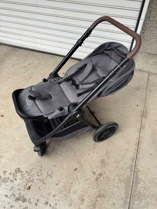 Количка Maxi Cosi Oxford с гаранция до 24.06.2027 + адаптери за кошче