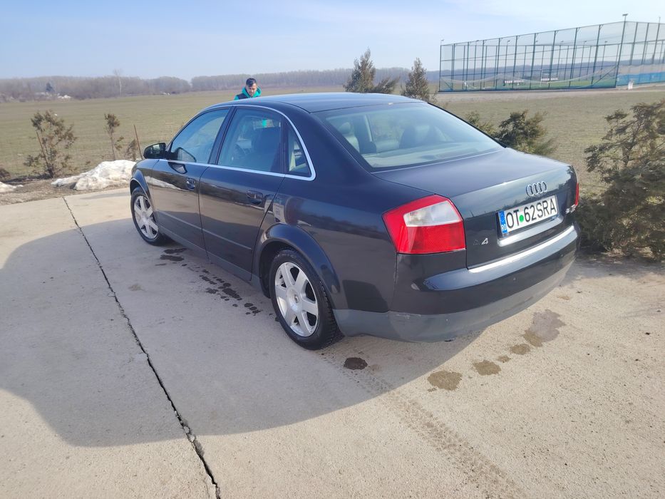 Vând audi A4 V6 motor 2.5