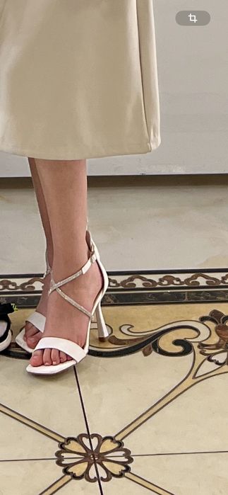 Продам босоножки