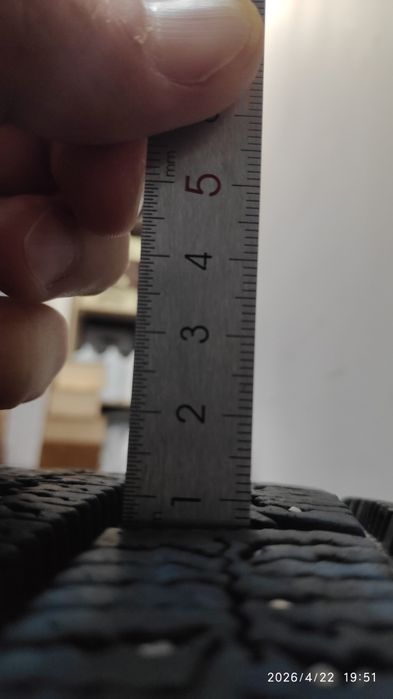 Продам комплект шин на 17