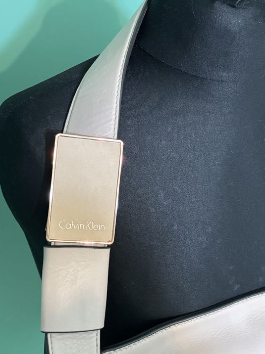 Продавам Calvin Klein чанта - пепел от рози