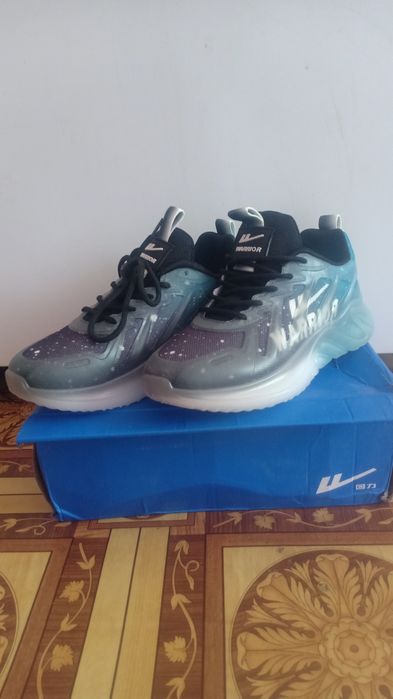 Кросовка сатылады,жоғары сапада