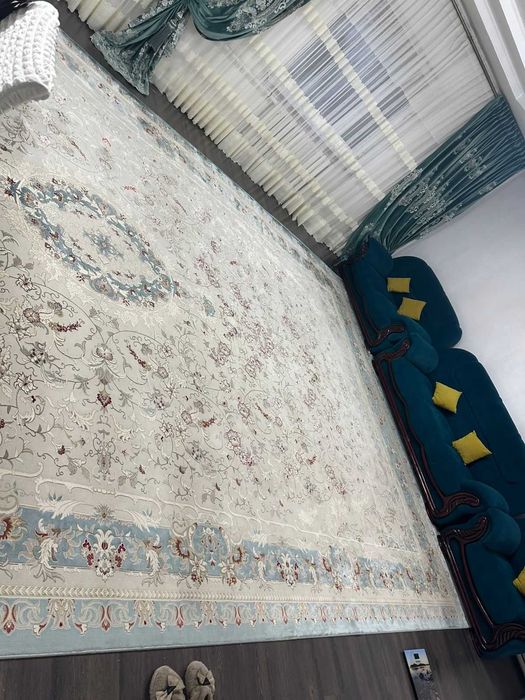 Ковер в идеальном состояний