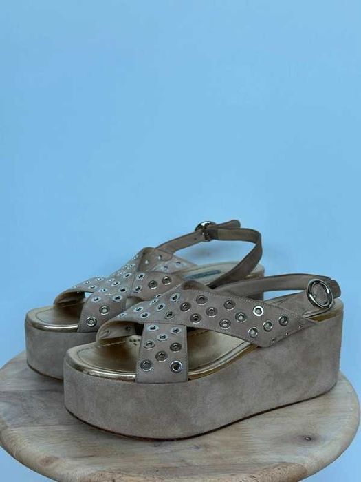 Sandale cu platformă din piele întoarsă Prada