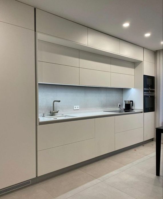 Мебель для ваш дом или офисов на заказ изготовим любой сложности мебел