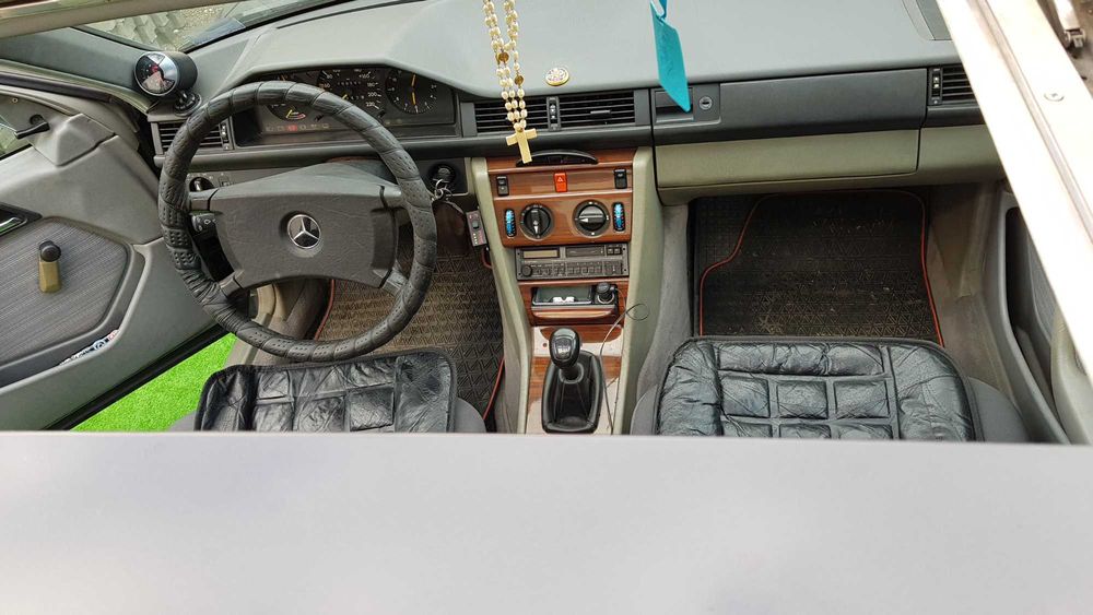 Mercedes Benz 200 Limusine W124