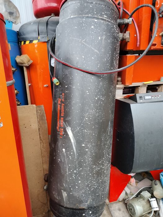 Vând centrale termice pe lemne cărbune și cu injector de ulei 28kw .