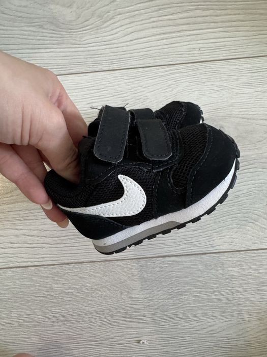 Бебешки маратонки Nike 17 номер