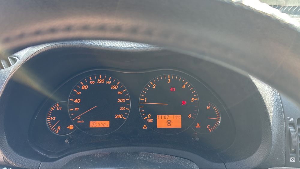 Dezmembrez Toyota Avensis 2.0d T25 2008